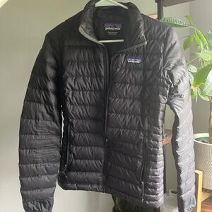 Patagonia down coat fits like size small!